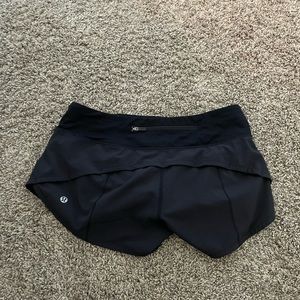 black lulu lemon shorts